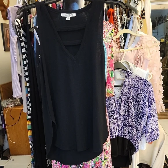 EXPRESS Black V-Neck Tank Top - Picture 1 of 1